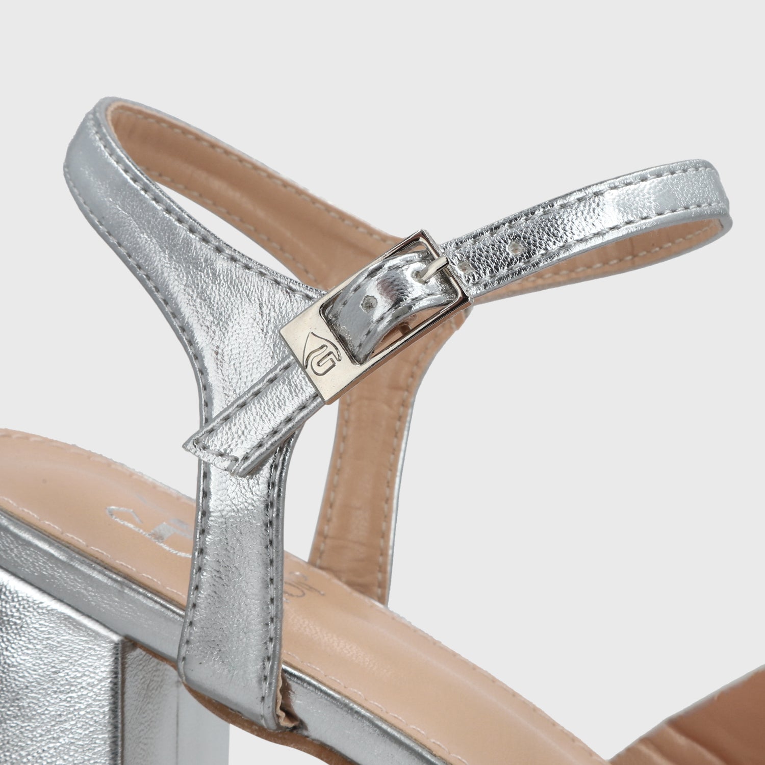 Sandalia Taco Plateada  Mujer 45902