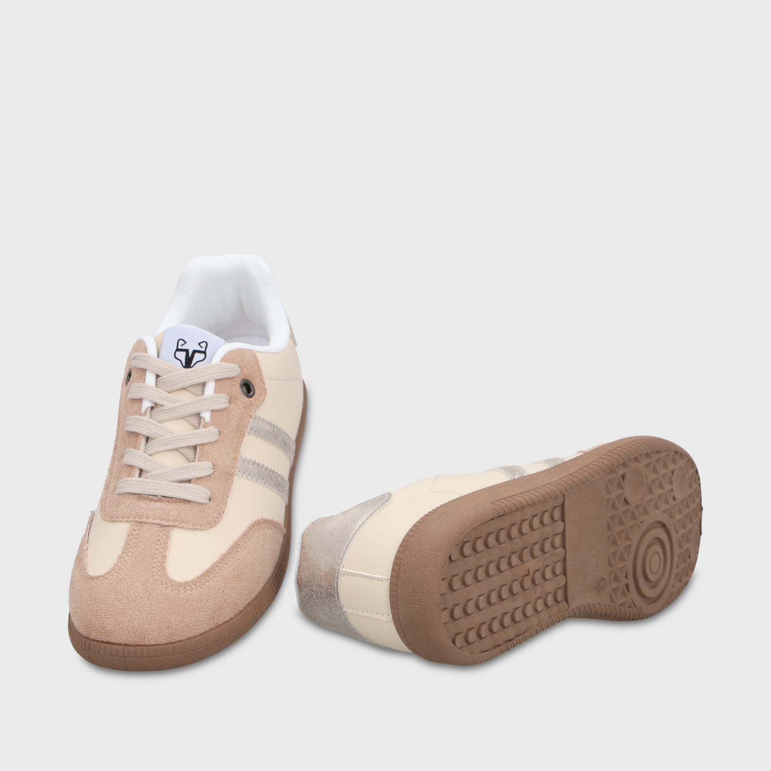 Zapatilla Beige Mujer 48061