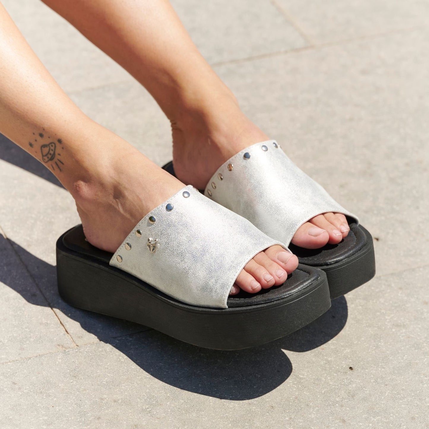 Sandalia Plataforma Plateada Mujer 53730