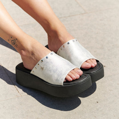 Sandalia Plataforma Plateada Mujer 53730