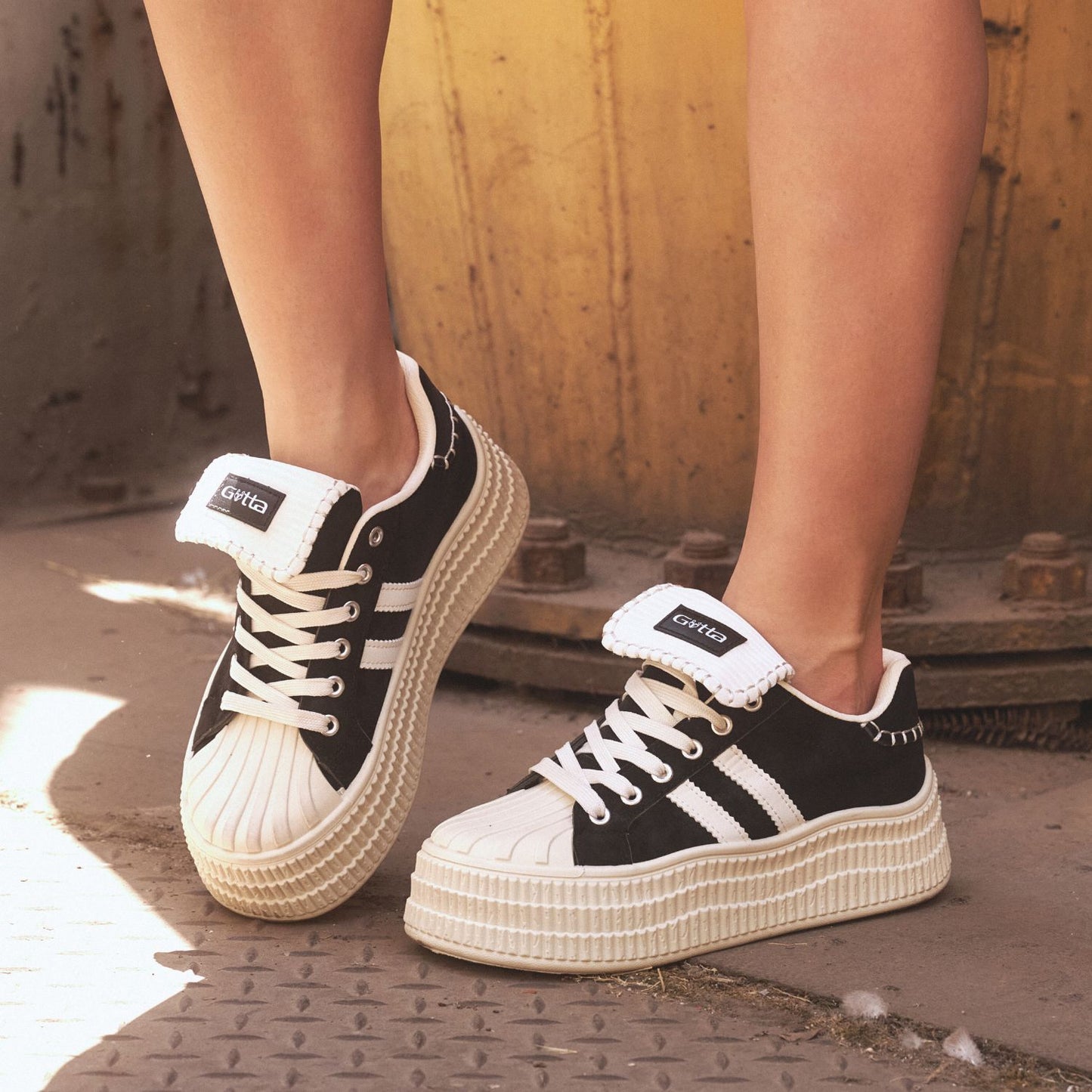 Zapatilla Plataforma Negra Mujer 58021