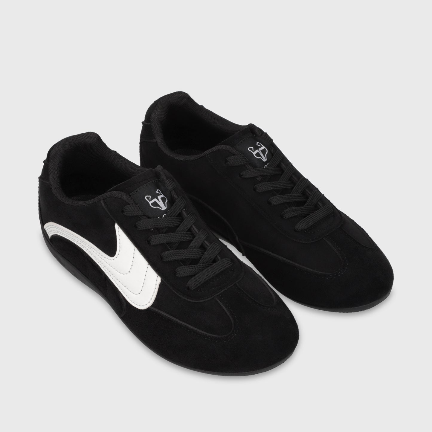 Zapatilla Negra Mujer 68010