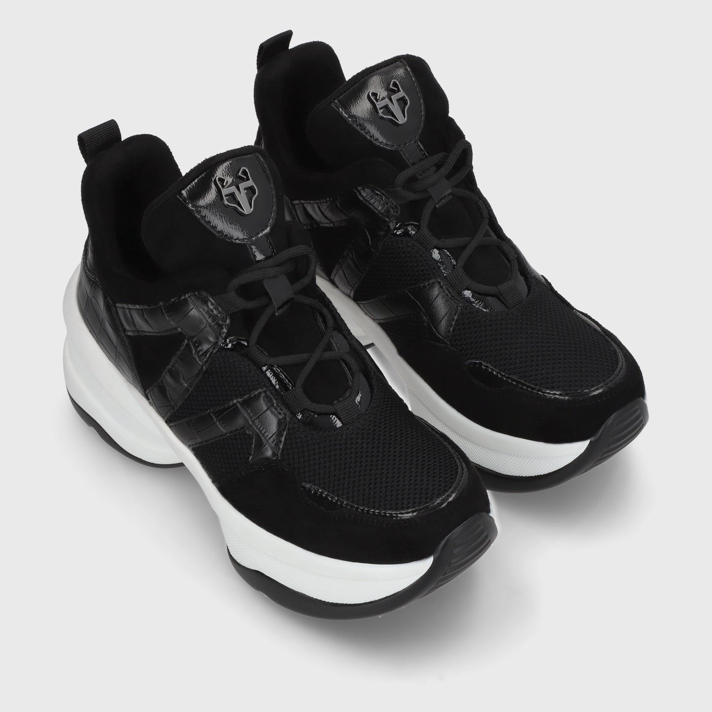 Zapatilla Negra Mujer C7293