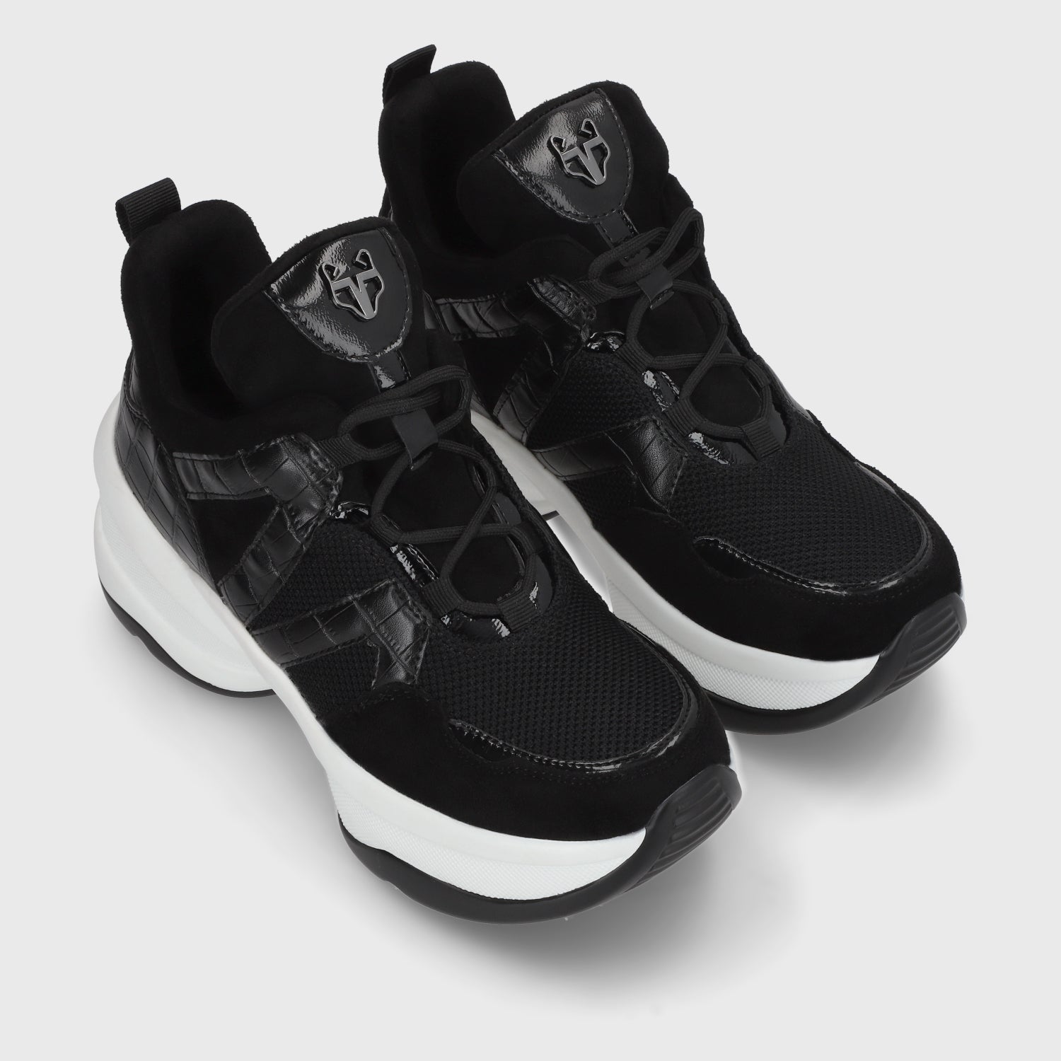 Zapatilla Negra Mujer C7293