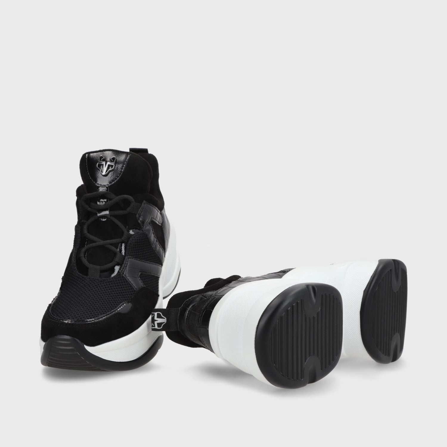 Zapatilla Negra Mujer C7293