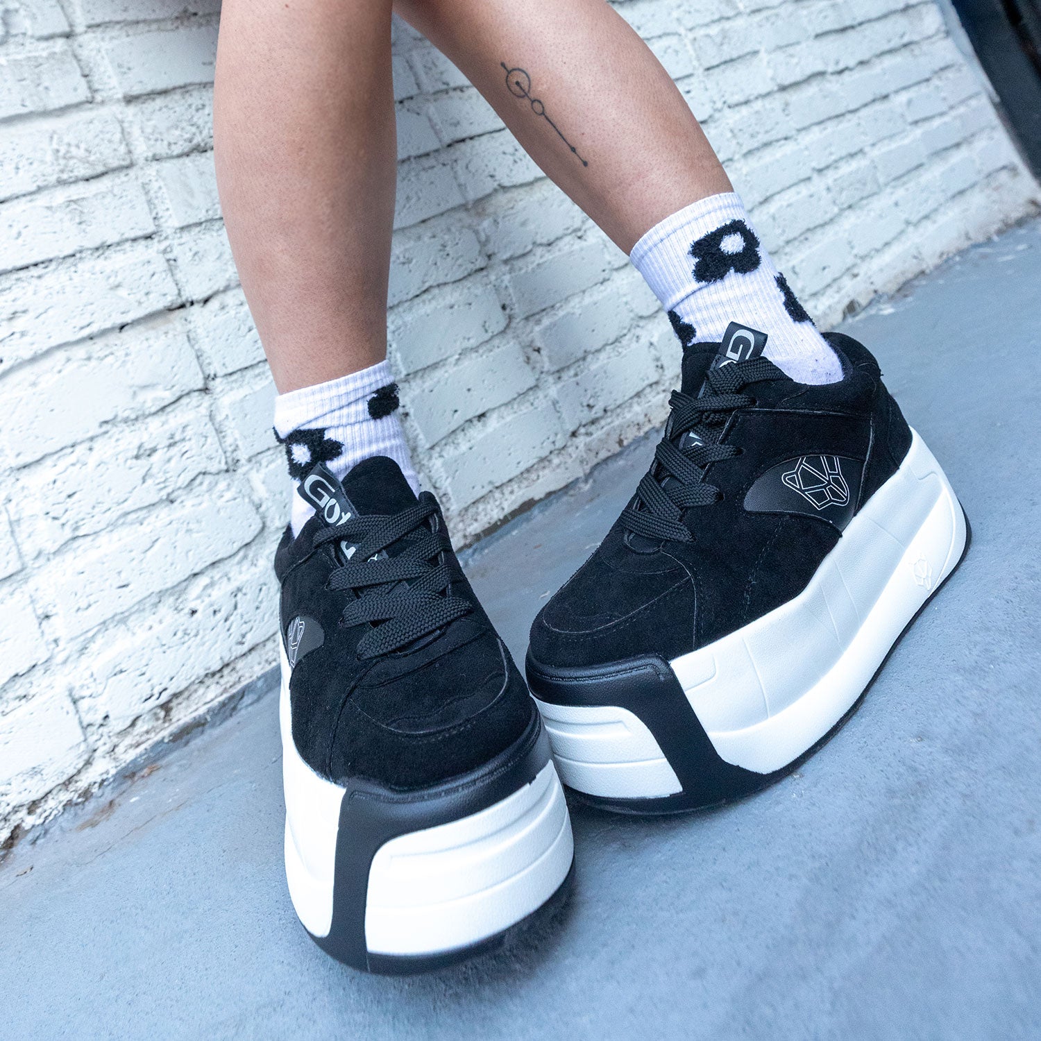 Zapatilla Plataforma Negra Mujer C7325