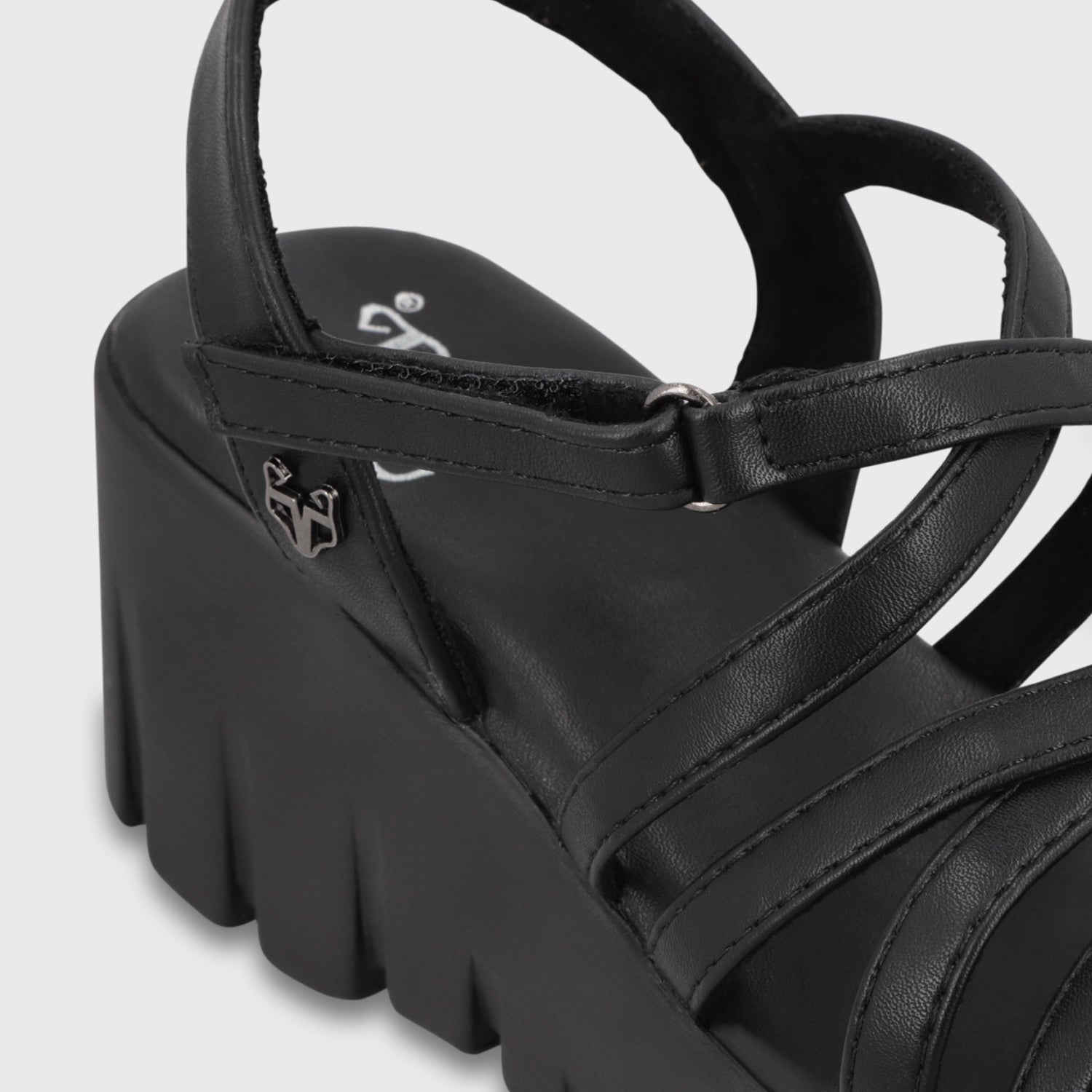 Sandalia Plataforma Negra Mujer 65940 - Gotta Perú